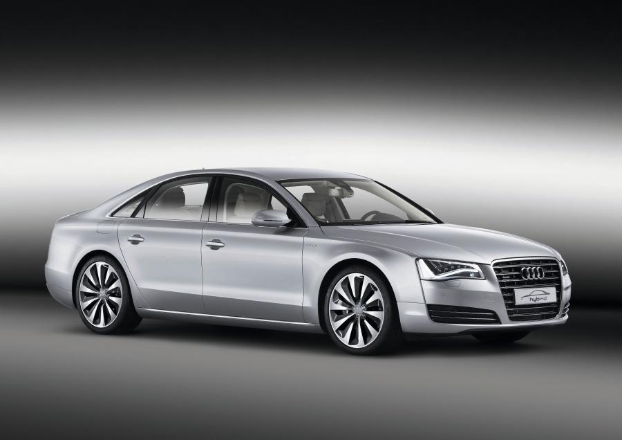  Audi A8 Hybrid Concept (D4) 2010 года  (фото 2 из 14)
